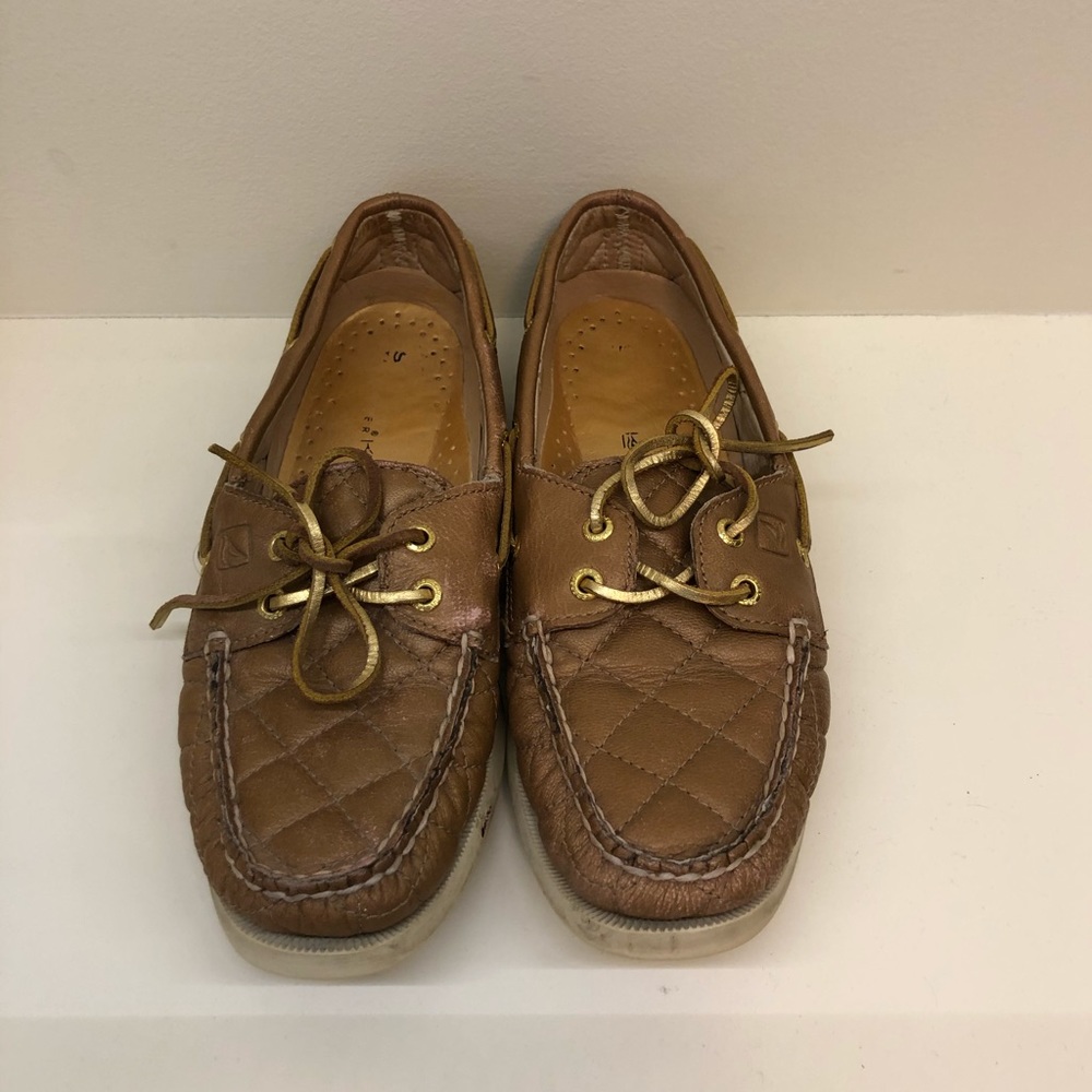 Quilted sperry’s - size 7